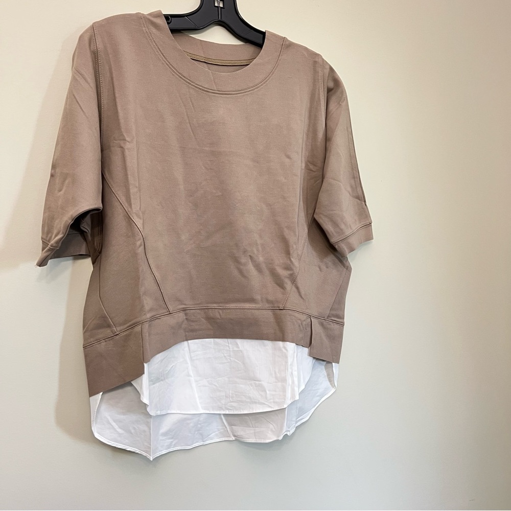 NWOT- tan beige white domain short sleeve T-shirt blouse flowy comfy shirt med